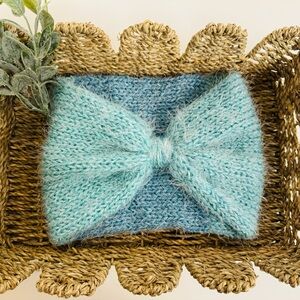 Knit Bow Ear Warmer ❄️